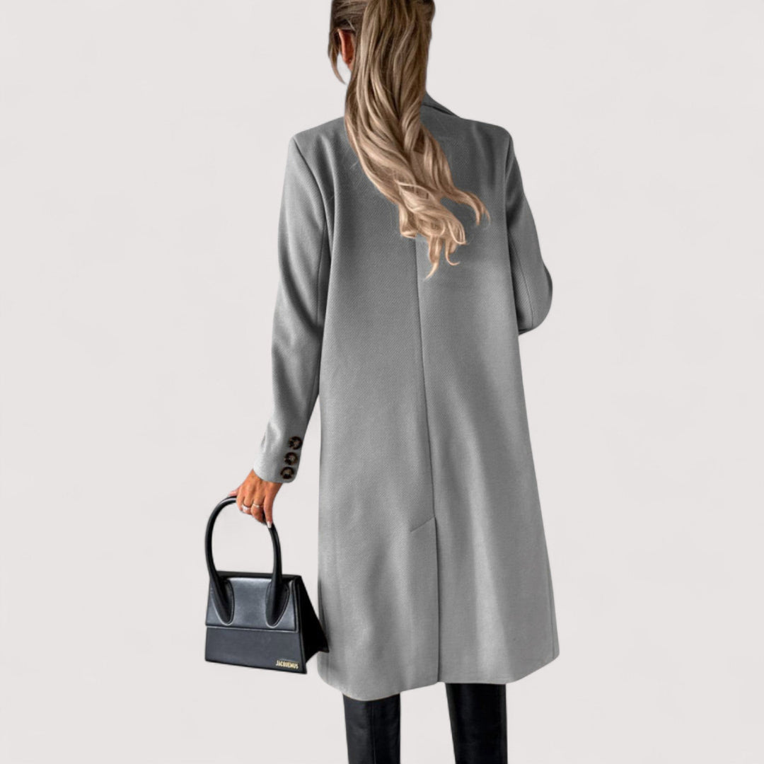 Kia - Dug i elegantan kaput