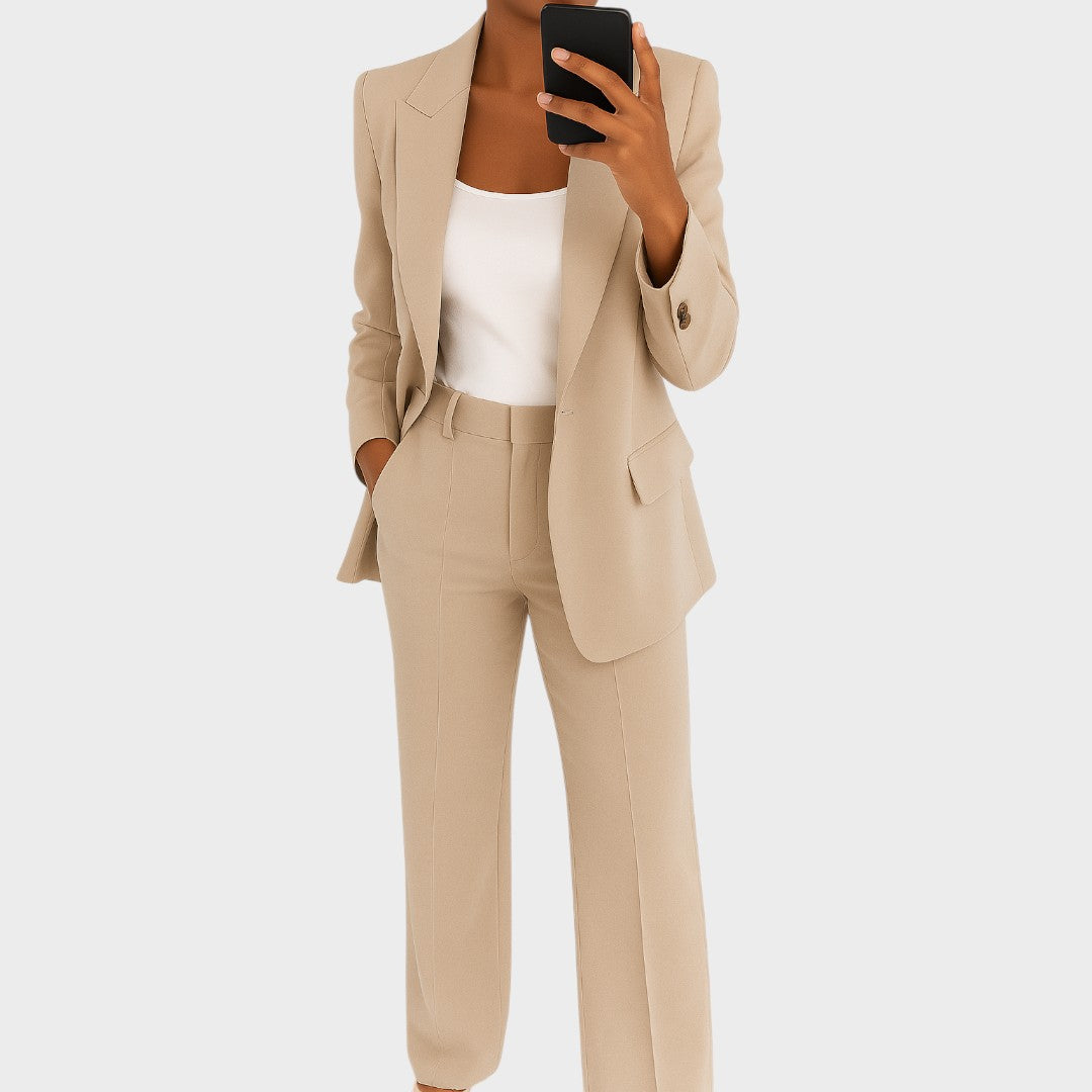 Sara - Odijelo koje podiže samopouzdanje