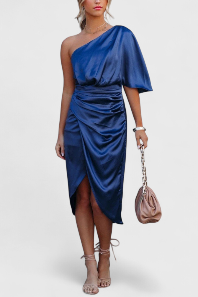 Danica Haljina Fluida s Elegantnom i Vječnom Siluetom